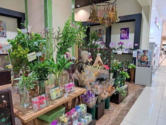 「花よし」　（富山県富山市）の花屋店舗写真2